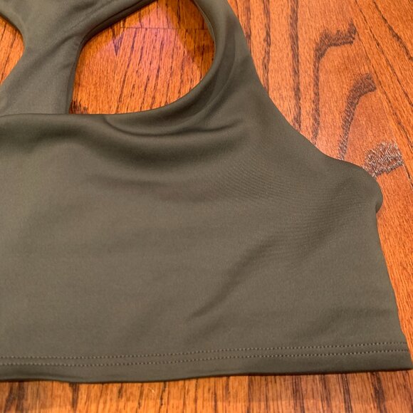 Alo Airlift Racerback Bra | Green | Medium (NO REMOVABLE CUPS) - Picture 4 of 7